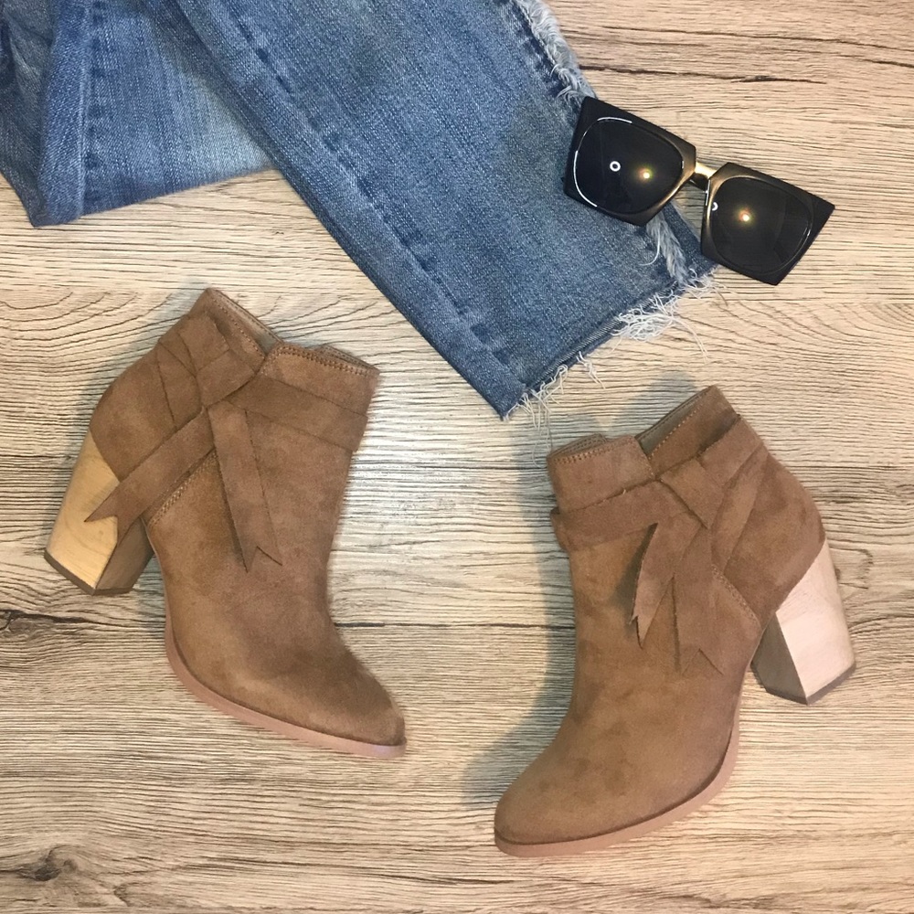 NWT Free People Faryl Robin Vegan Ankle Boots